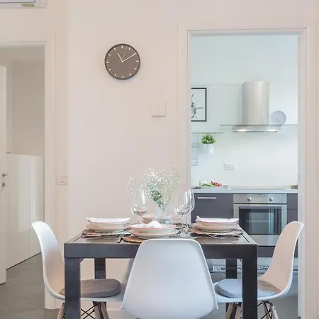 Chiara's By Rent דירה קומו