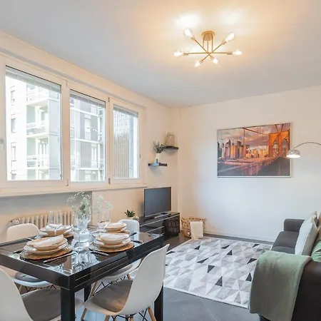 Chiara's By Rent * Como