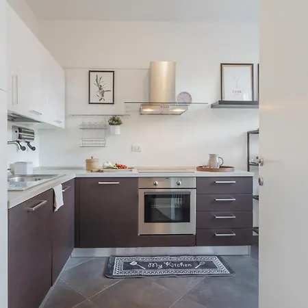 Chiara's By Rent Апартаменты *